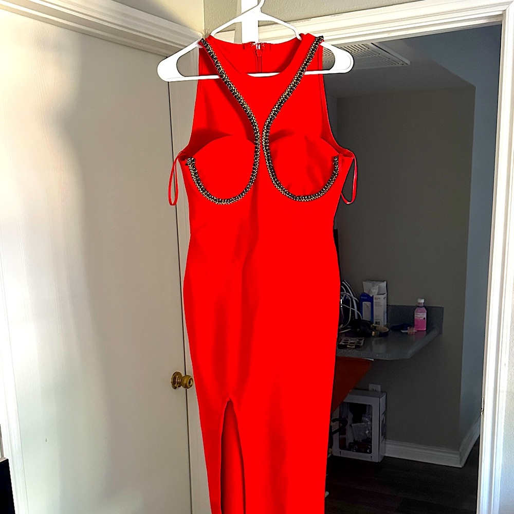 Elegant Red Sleeveless Dress